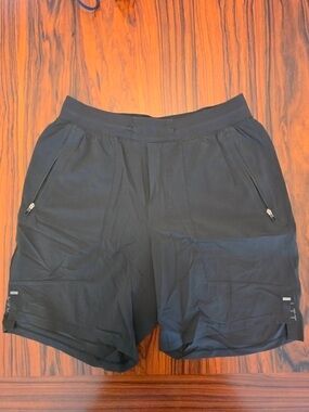 Lululemon License to Train Shorts Black Size S